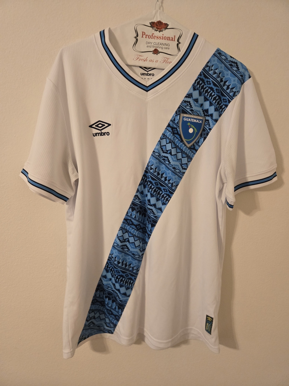 Guatemala National Team Umbro Soccer Jersey Men’s L White Blue Futbol Licensed